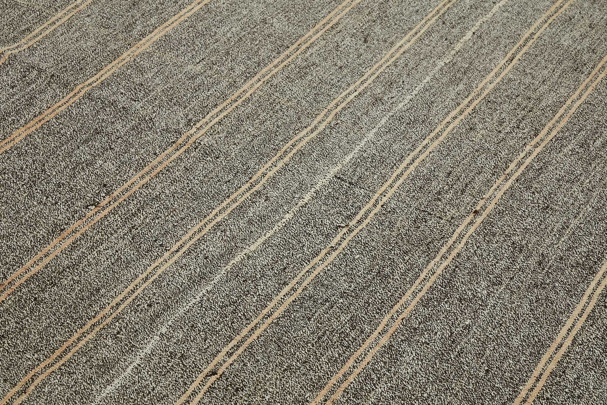Truvo Gri Bej Çizgili Keçi Kılı Dokuma Modern Kilim 190x300 cm – mekânda kullanım