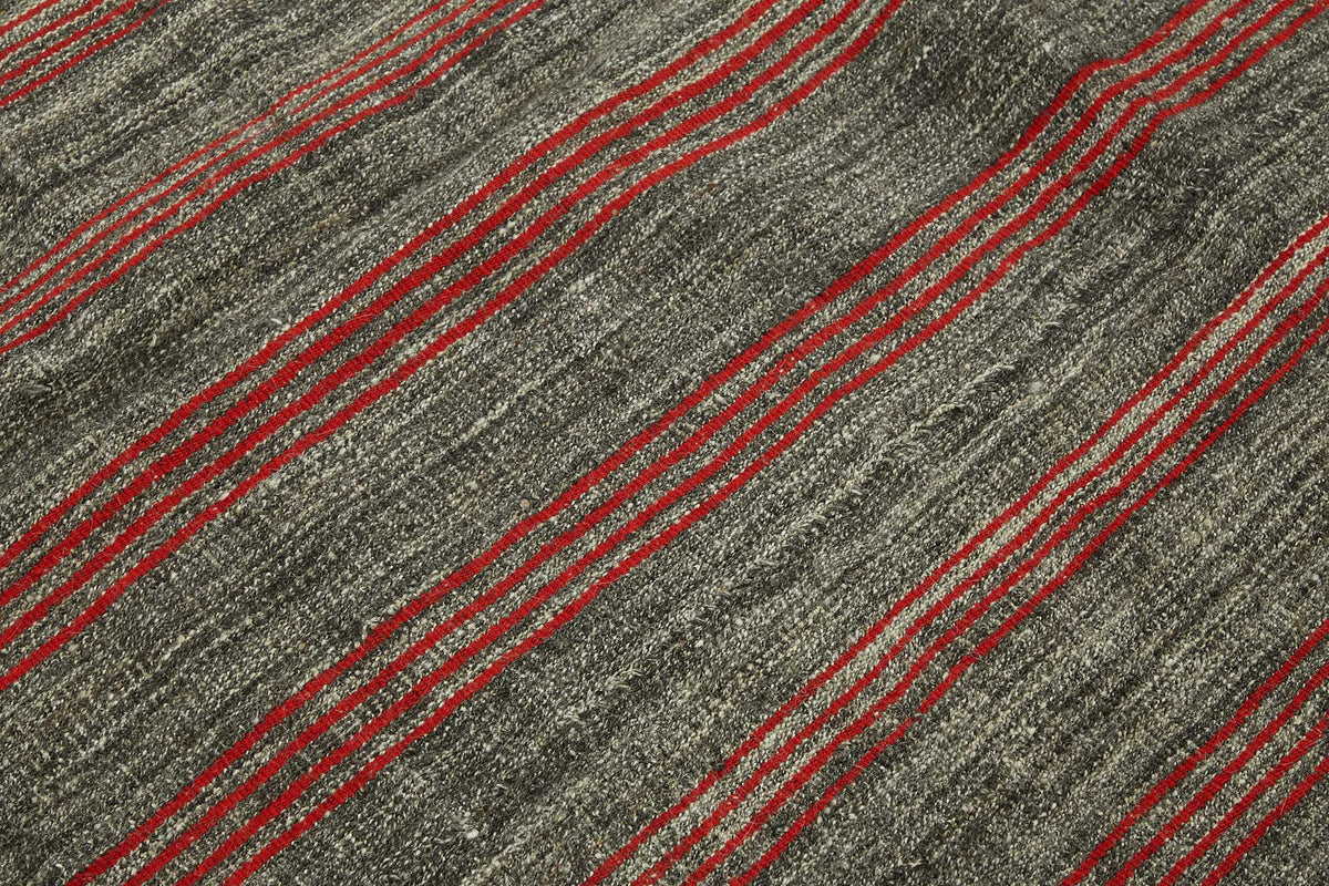 Truvo Gri Kırmızı Çizgili Etnik Keçi Kılı El Dokuma Kilim 205x251 cm – mekânda kullanım