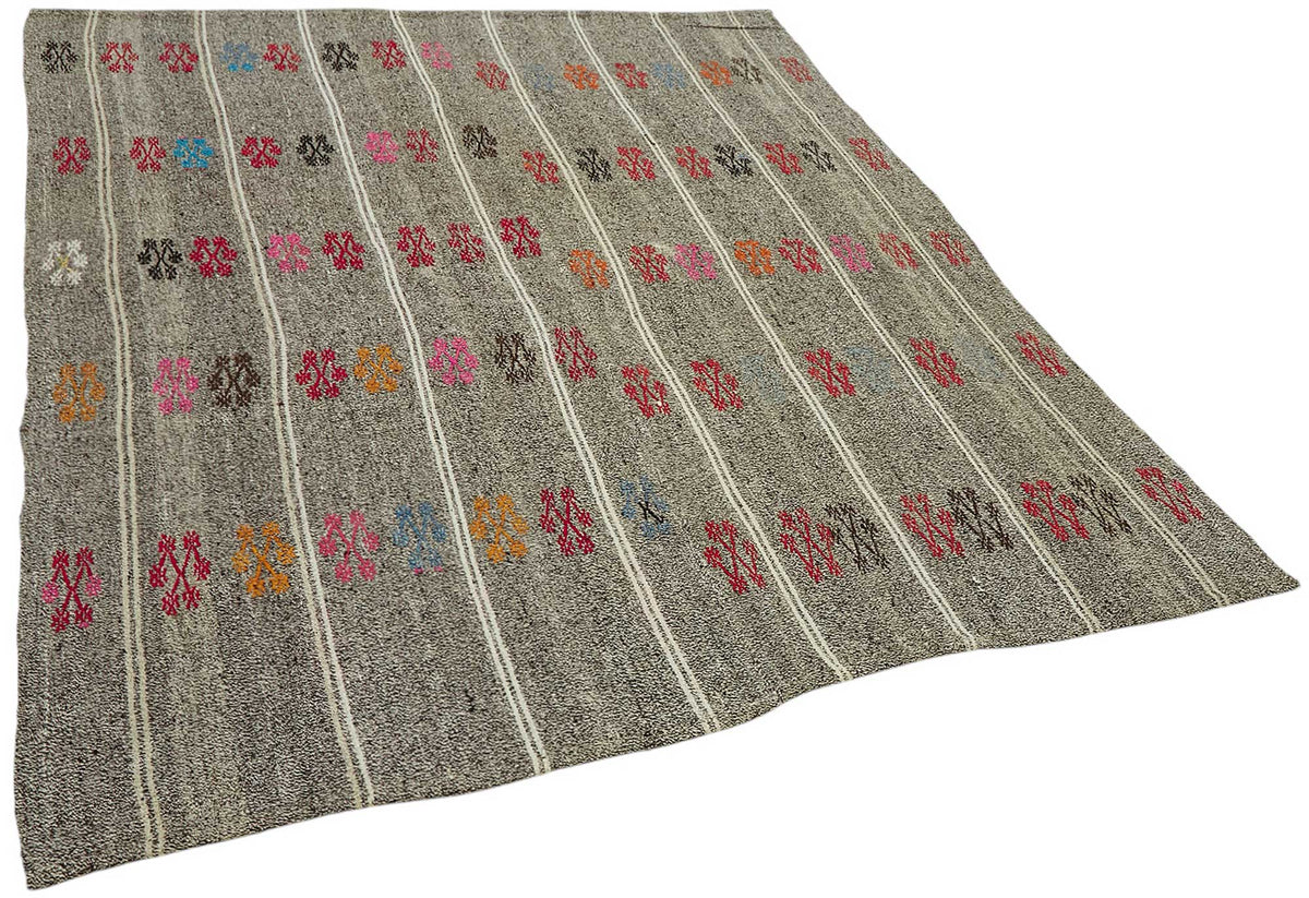 Truvo Geometrik Desenli Çok Renkli Gri Beyaz Kıl Kilim 176x217 cm – genel görünüm