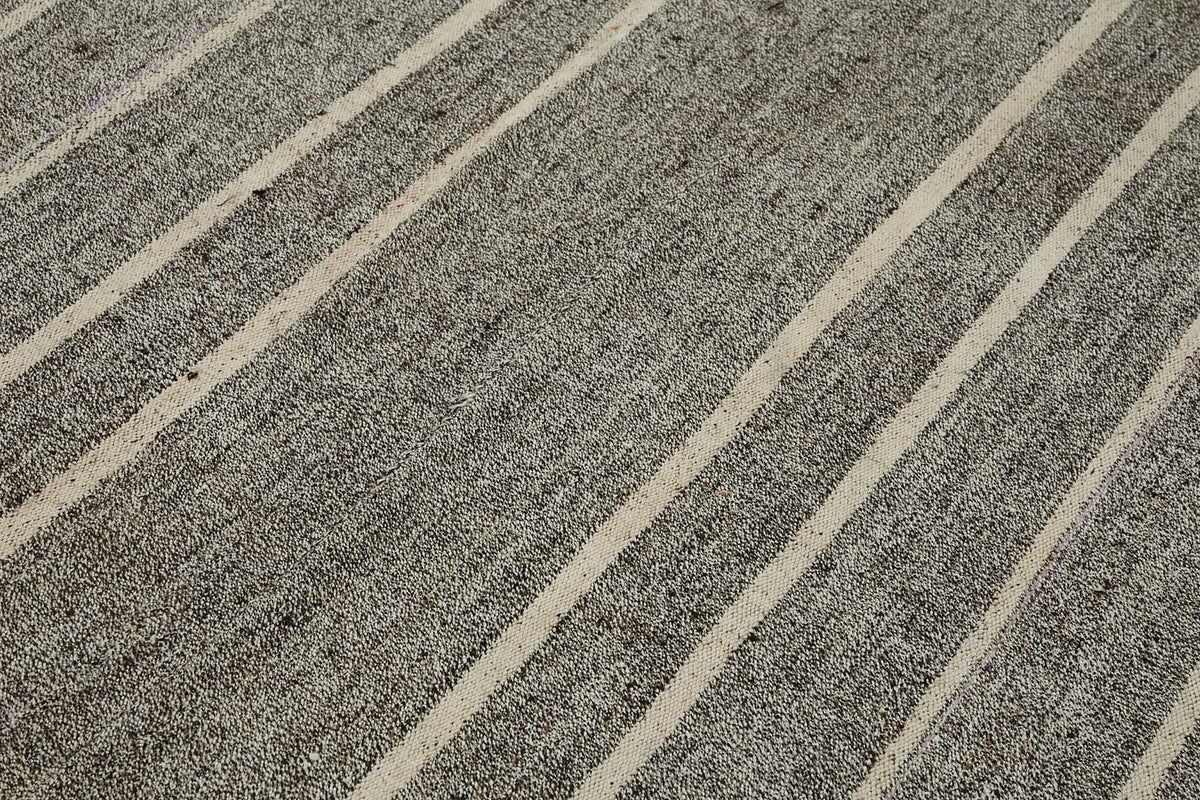 Truvo Gri Çizgili Etnik Keçi Kılı El Dokuma Kilim 185x287 cm – mekânda kullanım