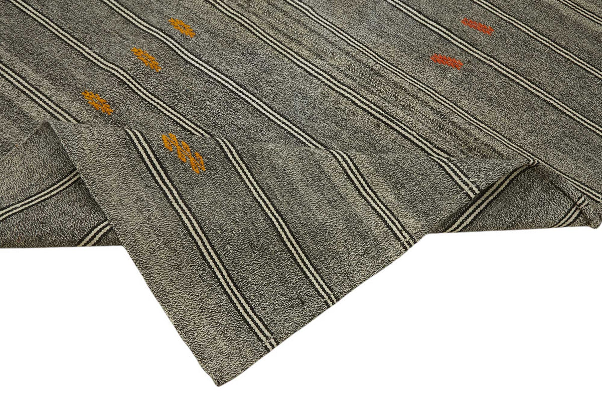 Truvo Beyaz ve Gri Geometrik Desenli Keçi Kılı Kilim 202x281 cm – kenar detayı