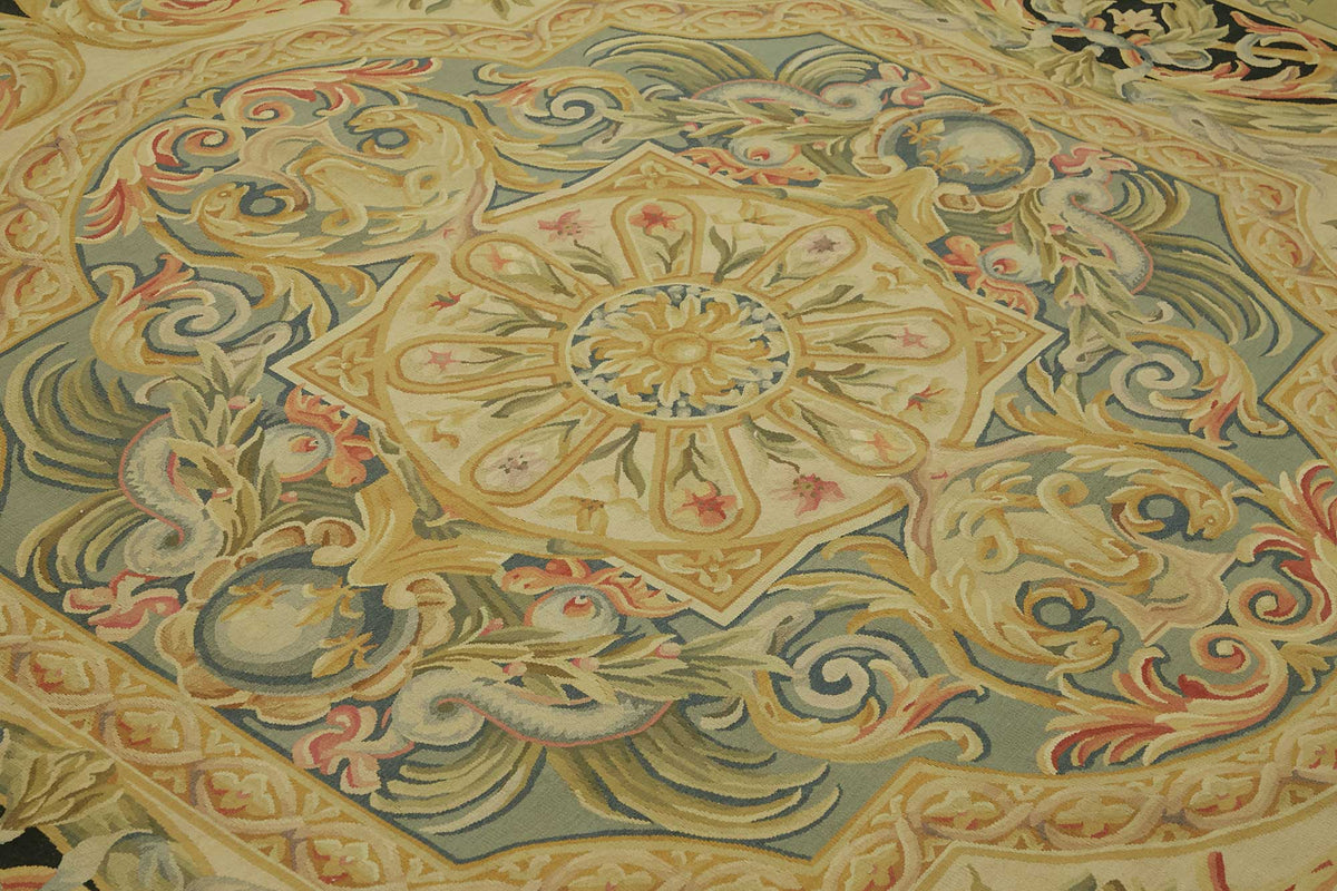 Sivemi Dama Desenli Siyah Gold Halı Bej ve Gri Tonlarda 268x380 cm – mekânda kullanım