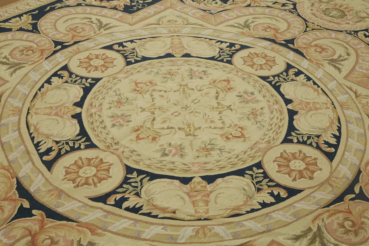 Sivemi Lacivert Bej Halı Klasik Madalyonlu 272x376 cm 47375 – mekânda kullanım