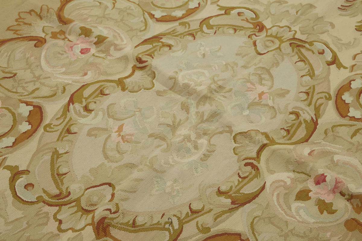 Sivemi Bej ve Kahverengi Madalyon Desenli El Dokuma Halı 176x270 cm – mekânda kullanım