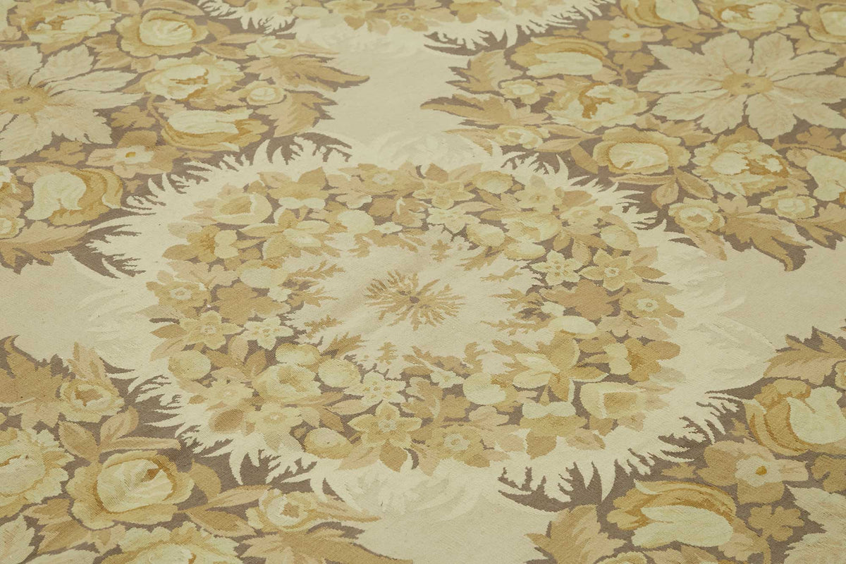 Sivemi Toprak Tonları Çiçek Desenli Bej Halı 270x370 cm – mekânda kullanım