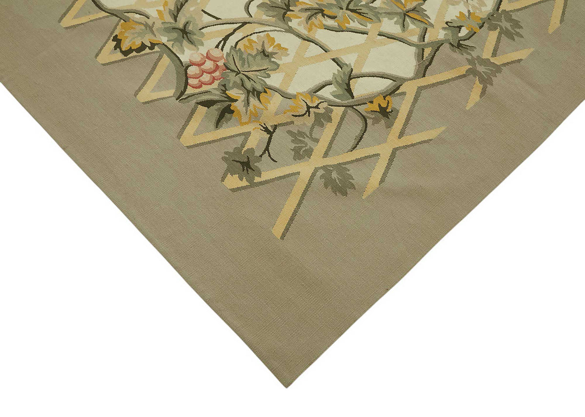 Sivemi Madalyon Desenli Bej ve Yeşil El Dokuma Halı 268x355 cm – detay görünümü