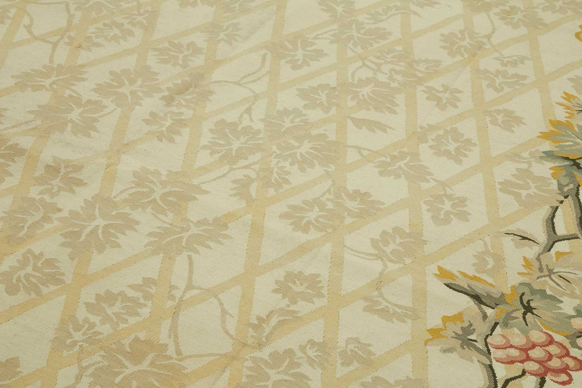 Sivemi Madalyon Desenli Bej ve Yeşil El Dokuma Halı 268x355 cm – mekânda kullanım