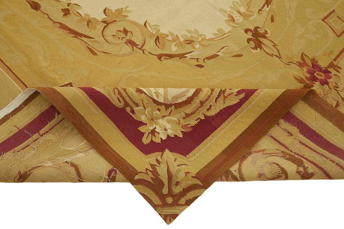 Sivemi Bej Halı Bordo ve Gold Çiçekli Vintage Aubusson 262x358 cm – kenar detayı