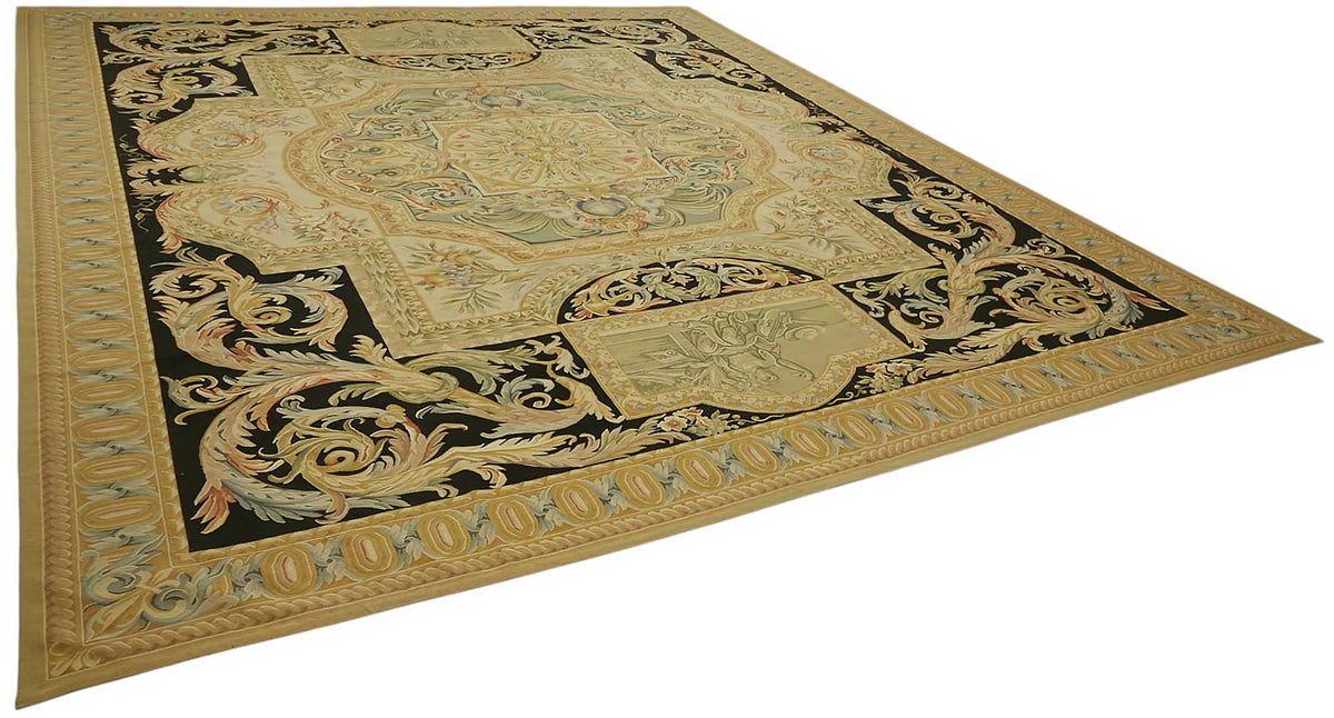 Sivemi Aubusson Siyah Gold Madalyon Göbekli El Dokuma Halı 370x446 cm – genel görünüm