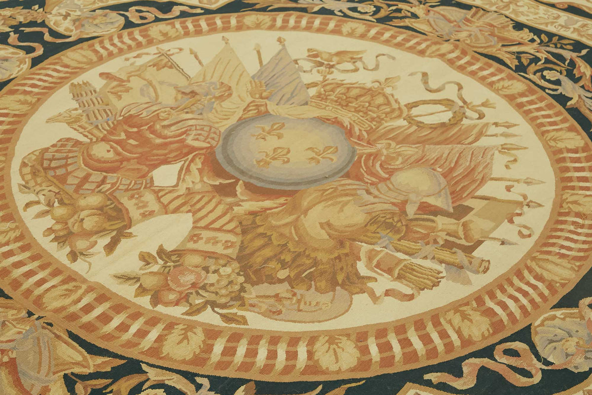 Sivemi Lacivert Bej Madalyon Desenli Yün El Dokuma Halı 304x433 cm – mekânda kullanım