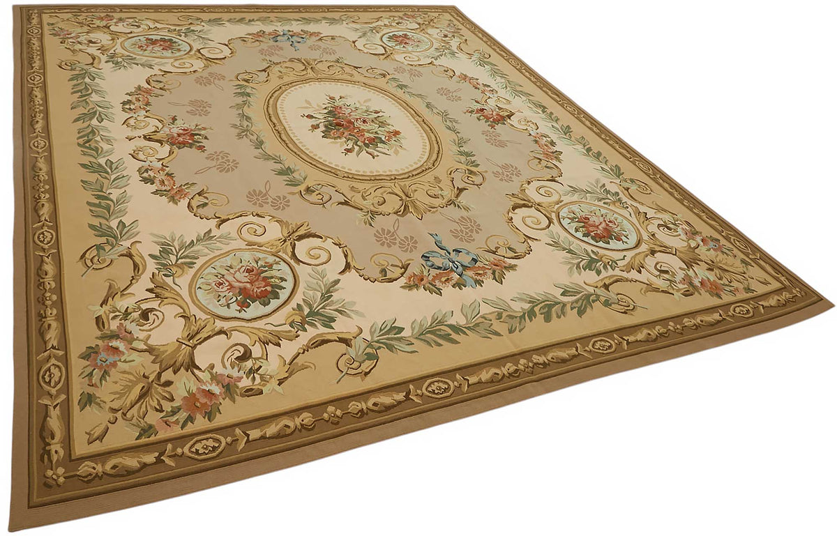 Sivemi Düz Kahverengi Halı: Bej Zeminli Çiçek Desenli 263x334 cm – genel görünüm