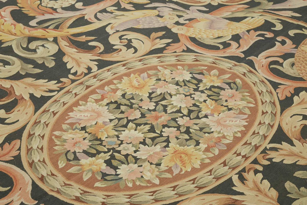 Sivemi Siyah Bej Kareli Desenli Klasik El Dokuma Halı 296x426 cm – mekânda kullanım