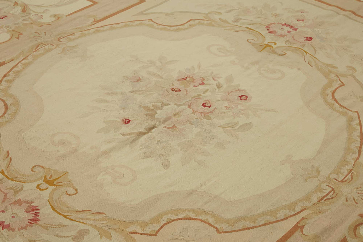 Sivemi Düz Pembe Halı Görünümlü Bej Madalyonlu Vintage Halı 308x397 cm – mekânda kullanım
