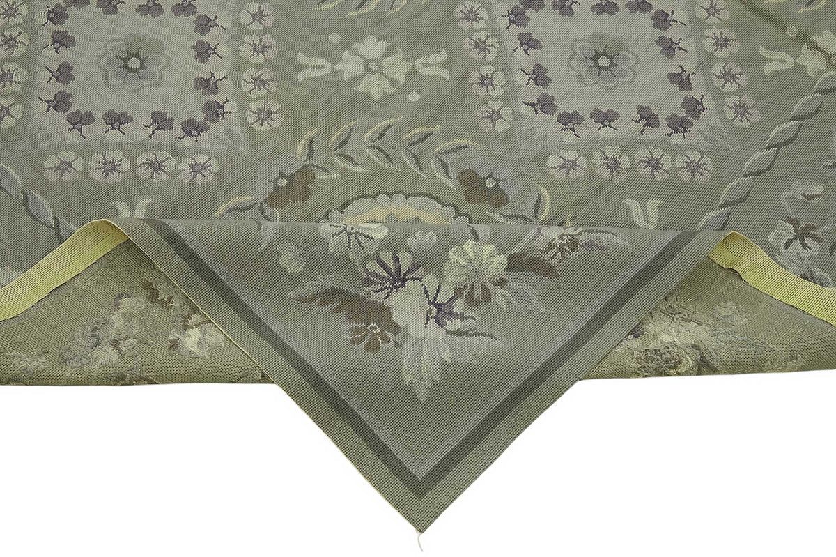 Mevri Açık Gri ve Yeşil Madalyon Desenli Düz Dokuma Halı 242x308 cm – kenar detayı