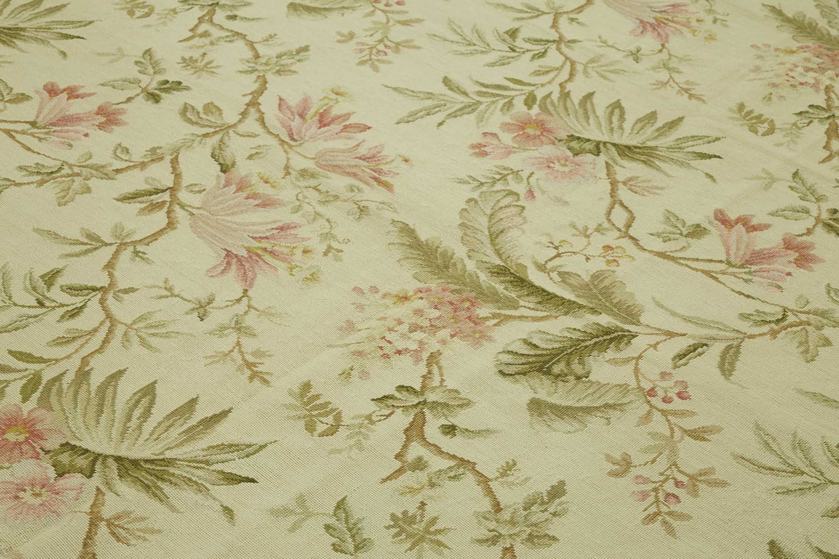 Mevri Krem Yeşil Klasik Çiçekli El Dokuma Halı 279x357 cm – mekânda kullanım