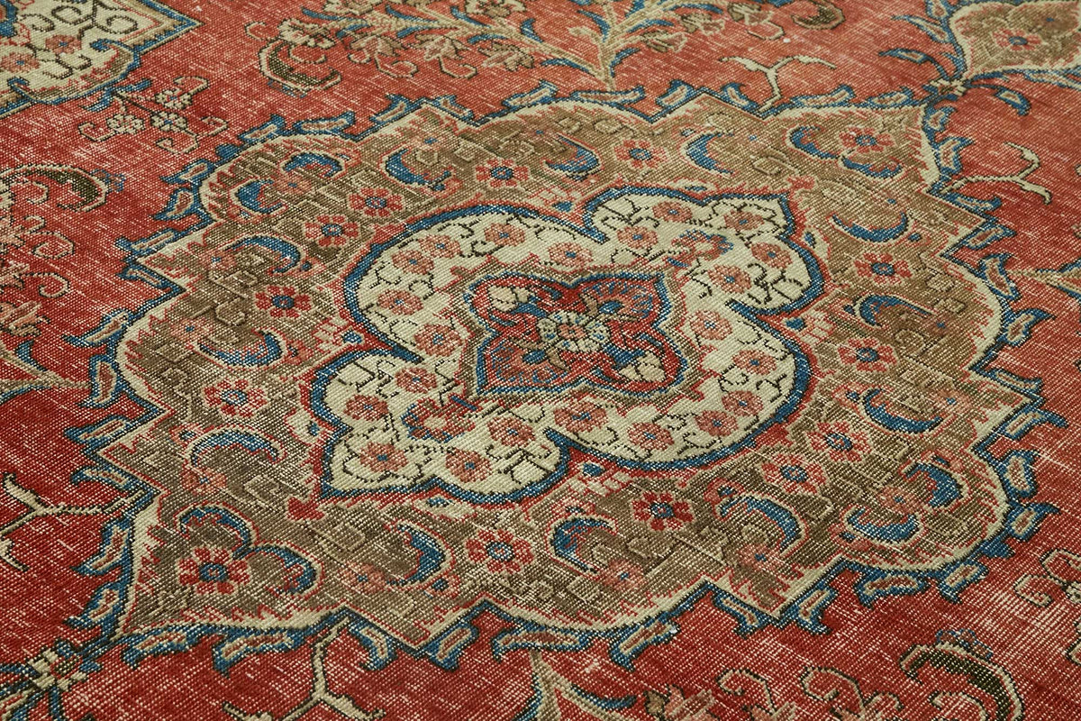 Rusvo Kırmızı Bej Madalyon Desenli El Dokuma Halı 285x367 cm – mekânda kullanım