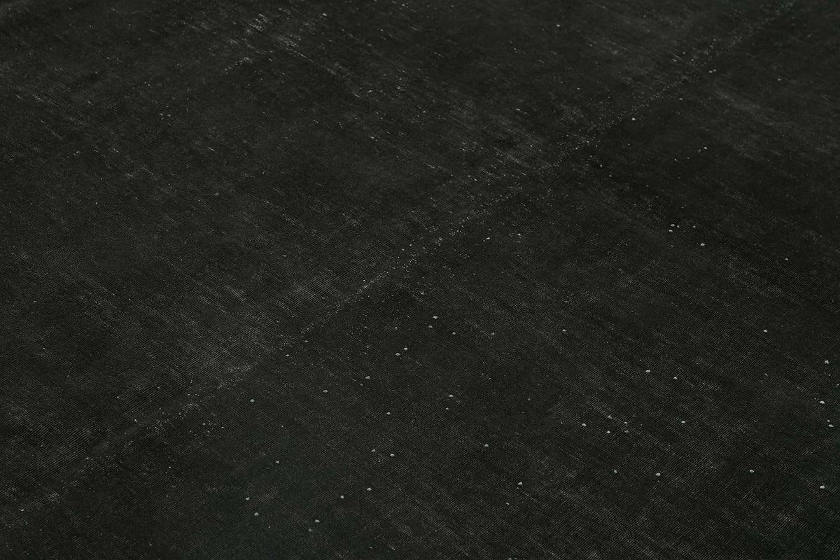 Zelko Siyah Bordo Desensiz Eskitme Yün El Dokuma Halı 256x336 cm – mekânda kullanım