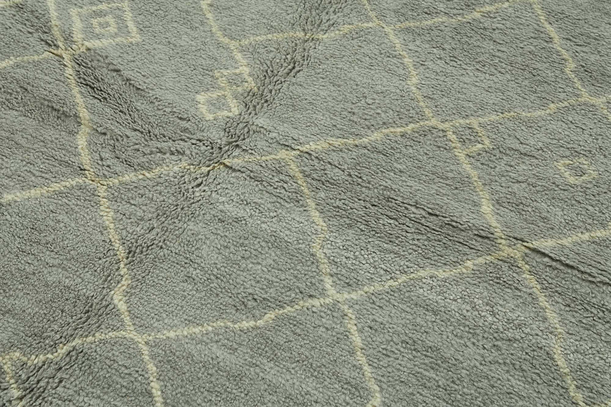 Komve Gri Kırmızı Modern Geometrik Desenli El Dokuma Halı 192x265 cm – mekânda kullanım