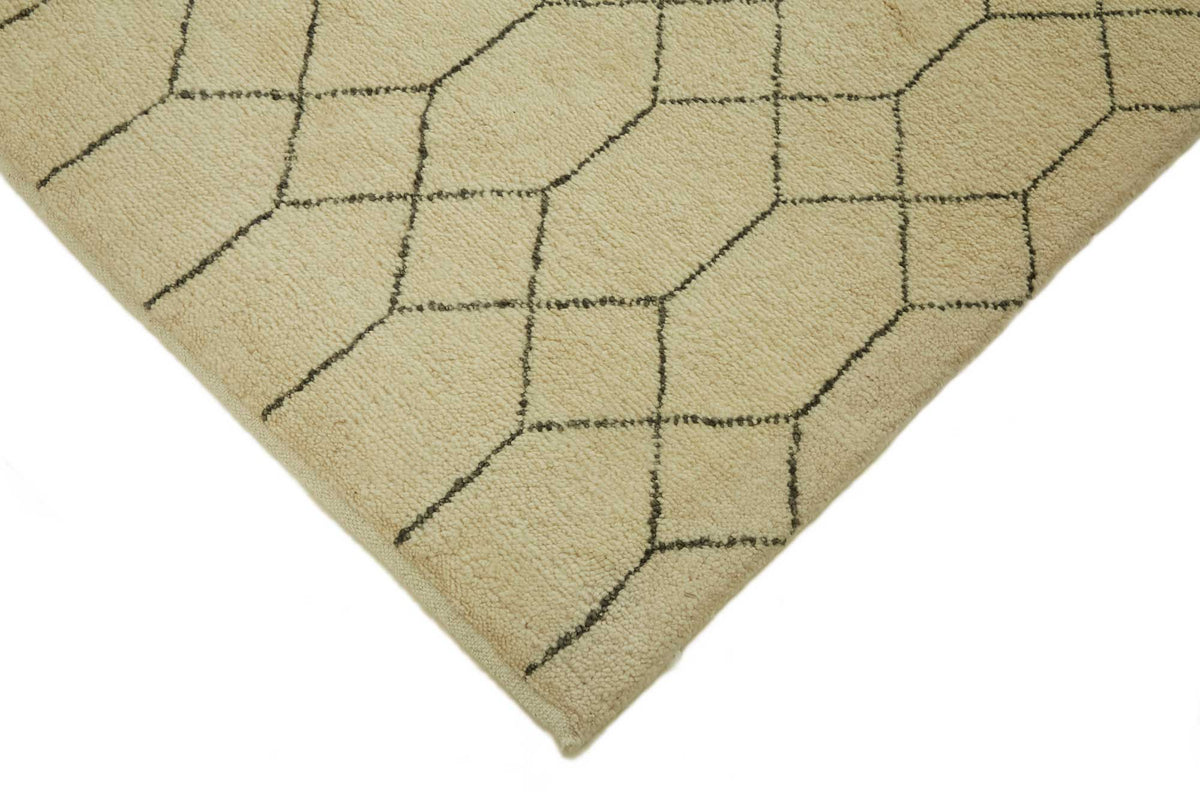 Komve Siyah Krem Halı Baklava Desenli Uşak Halısı 187x275 cm – detay görünümü