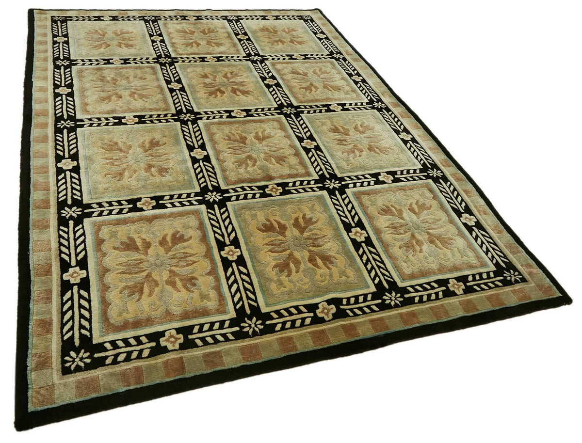Komve Siyah Geometrik Klasik El Dokuma Halı 185x270 cm – genel görünüm