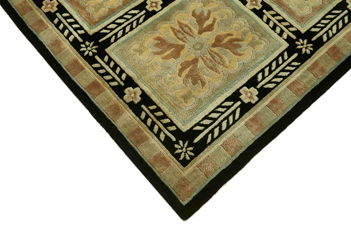 Komve Siyah Geometrik Klasik El Dokuma Halı 185x270 cm – detay görünümü