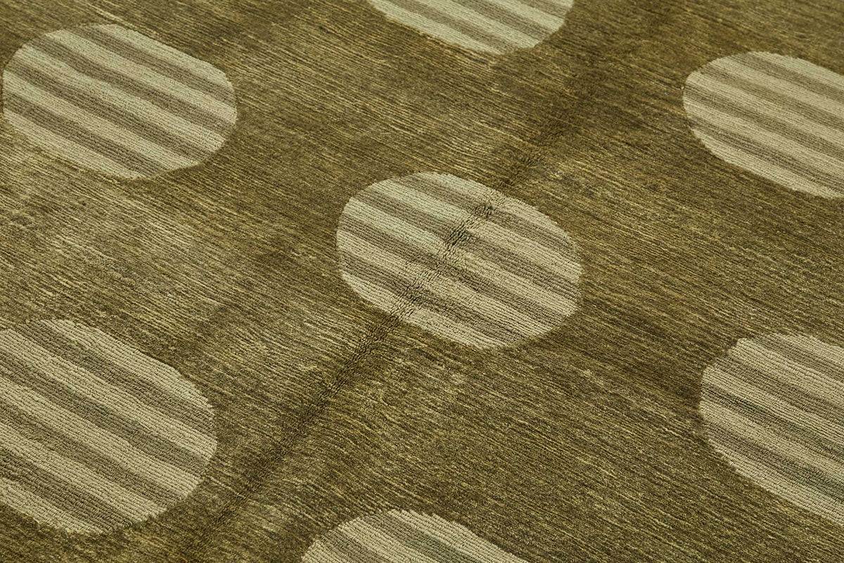 Komve Bej Kahverengi Geometrik Desenli Modern El Dokuma Halı 154x235 cm – mekânda kullanım