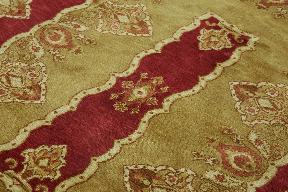 Komve Bordo Altın Madalyon Desenli Yün Pamuk El Dokuma Halı 188x271 cm – mekânda kullanım