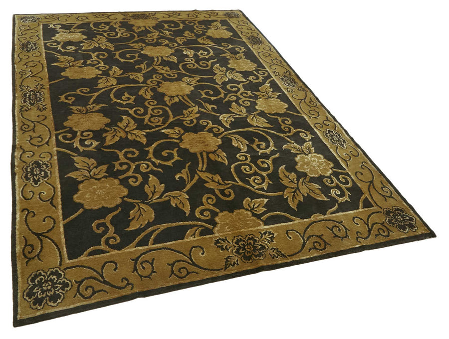 Komve Çiçek Desenli Siyah Gold El Dokuma Uşak Halı 184x264 cm – genel görünüm