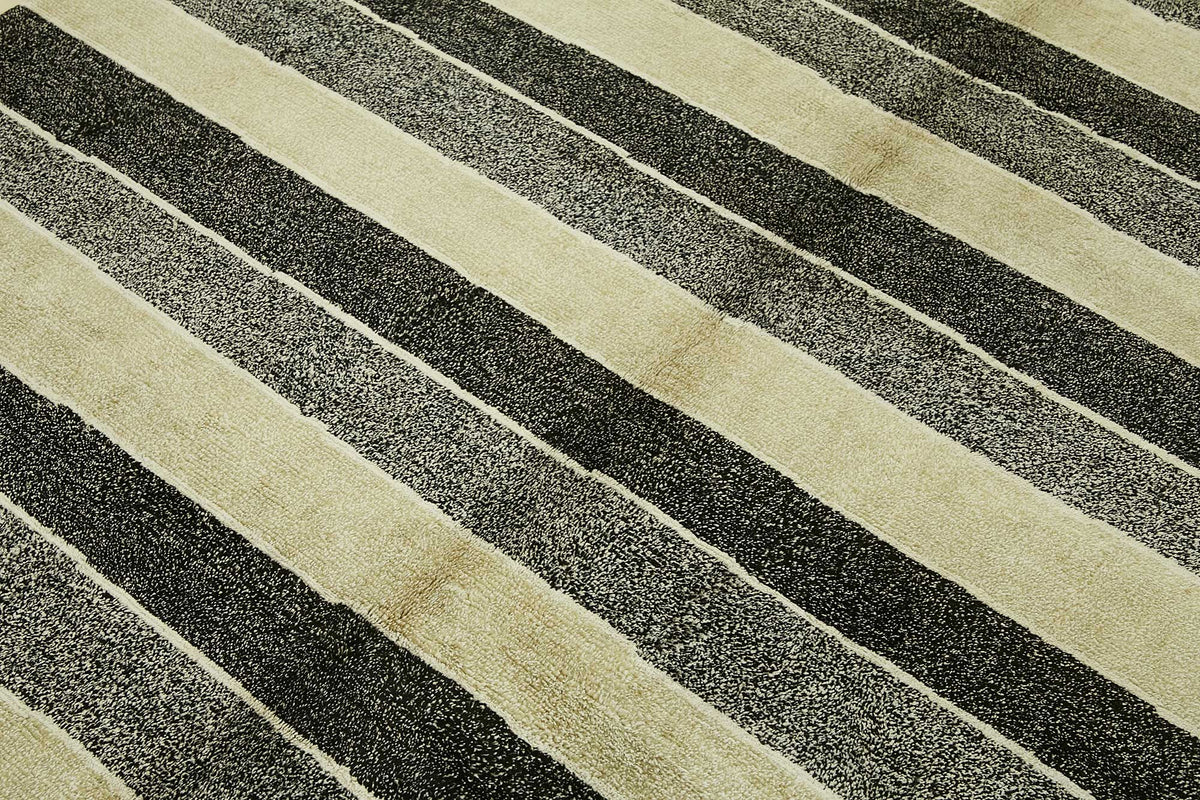 Komve Gri Çizgili Modern El Dokuma Halı 183x265 cm – mekânda kullanım