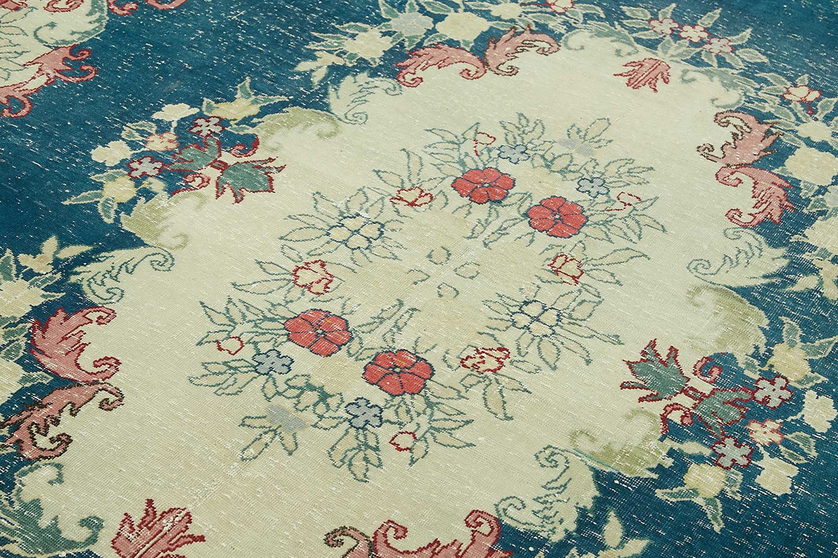 Rusvo Lacivert Bej Halı Çiçek Desenli Vintage El Dokuma 248x371 cm – mekânda kullanım