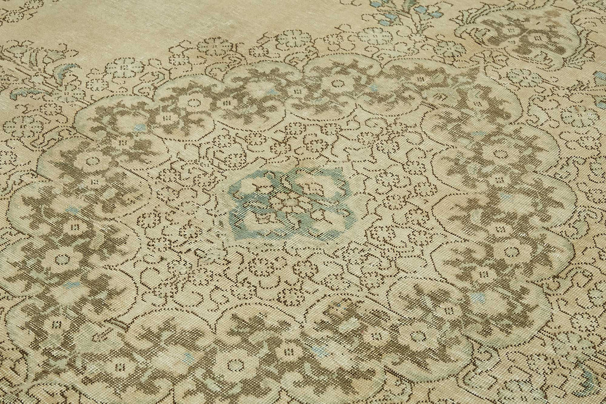 Rusvo Bej Madalyon Desenli Yün El Dokuma Vintage Halı 293x388 cm – mekânda kullanım