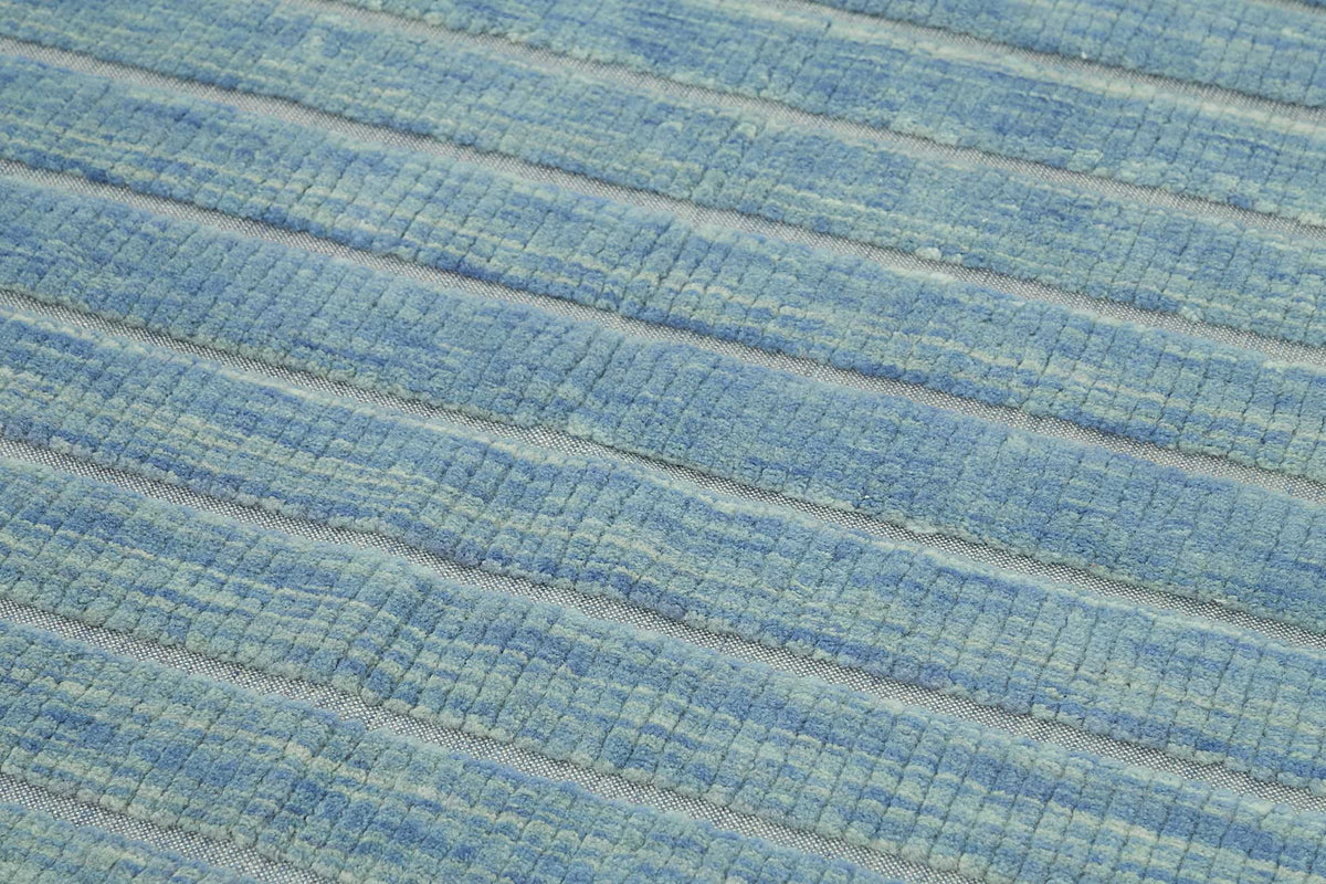 Veltos Mavi Gri Çizgili Modern Yün Pamuk El Dokuma Halı 188x336 cm – mekânda kullanım