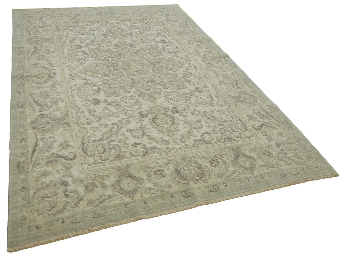 Veltos Bej Rengi Halı Uşak Stili Madalyon Desenli 197x292 cm – genel görünüm