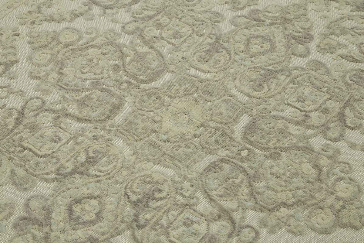 Veltos Bej Rengi Halı Uşak Stili Madalyon Desenli 197x292 cm – mekânda kullanım