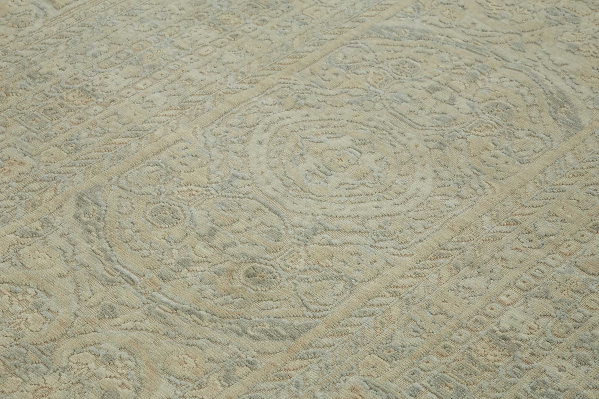 Veltos Bej Gri Madalyonlu Yün El Dokuma Uşak Halısı 277x350 cm – mekânda kullanım