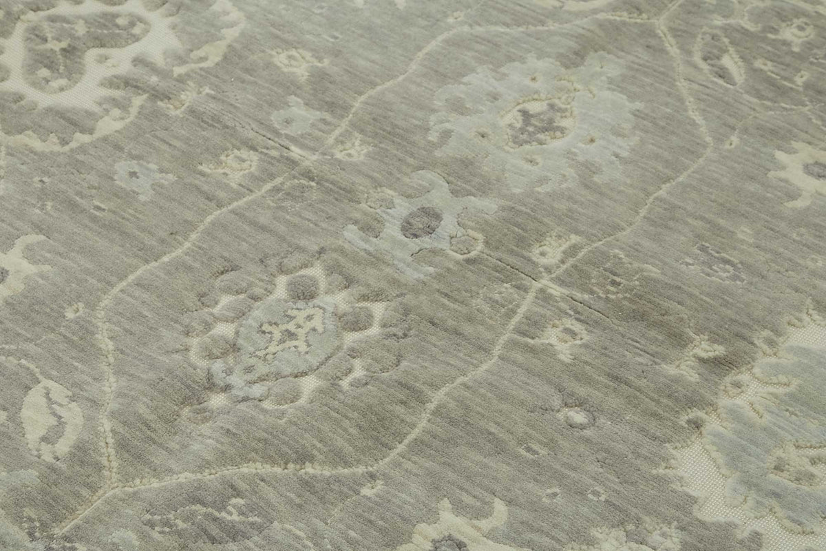 Veltos Gri Bej Madalyon Desenli Klasik El Dokuma Halı 258x350 cm – mekânda kullanım