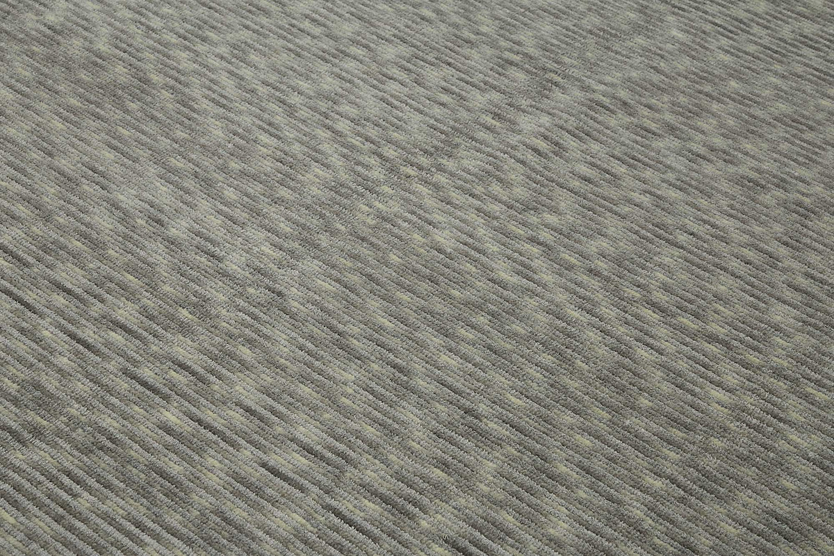Veltos El Dokuma Uşak Gri Beyaz Çizgili Halı 272x365 cm 47817 – mekânda kullanım