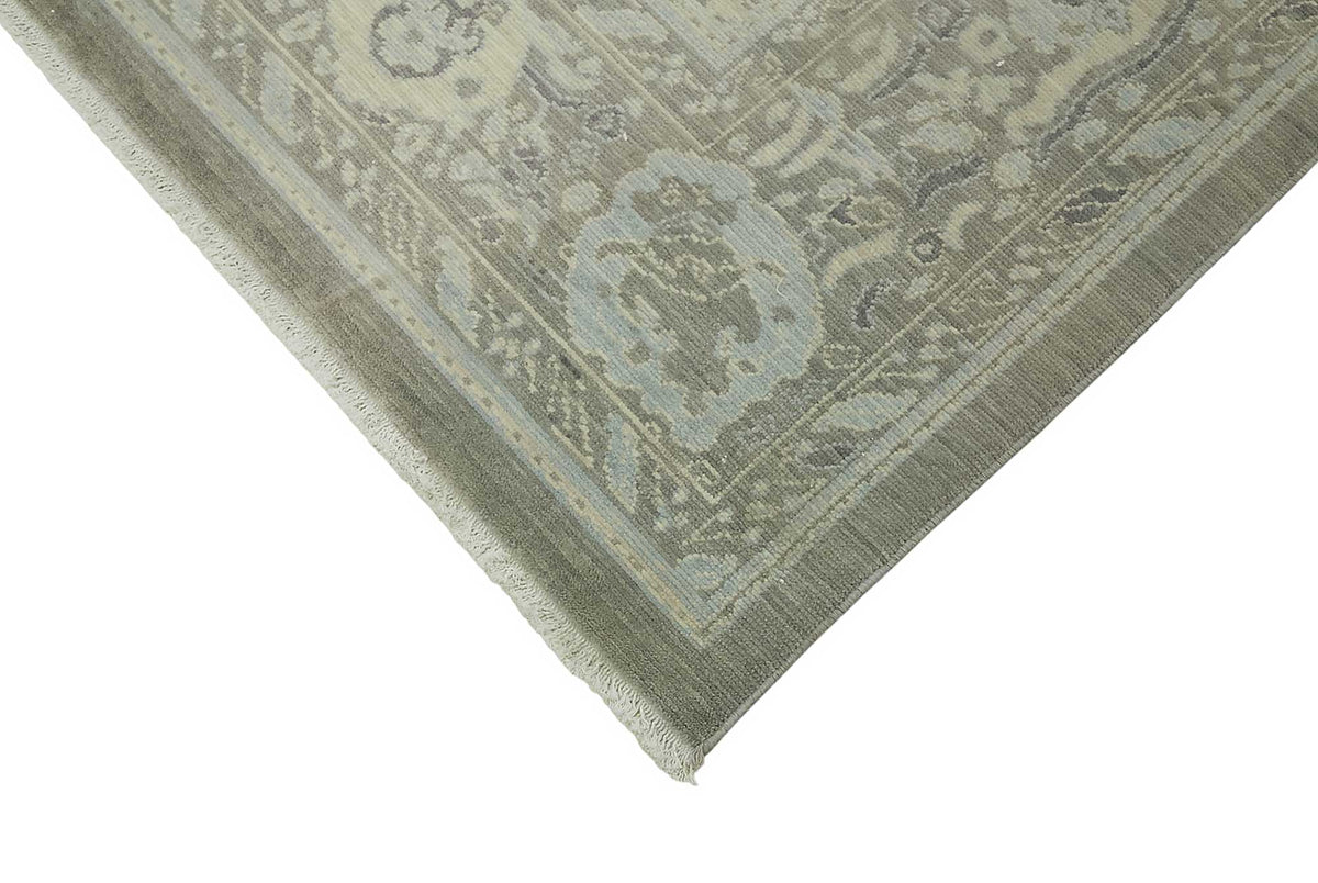 Veltos Madalyon Desenli Açık Gri Bej El Dokuma Uşak Halısı 305x376 cm – detay görünümü