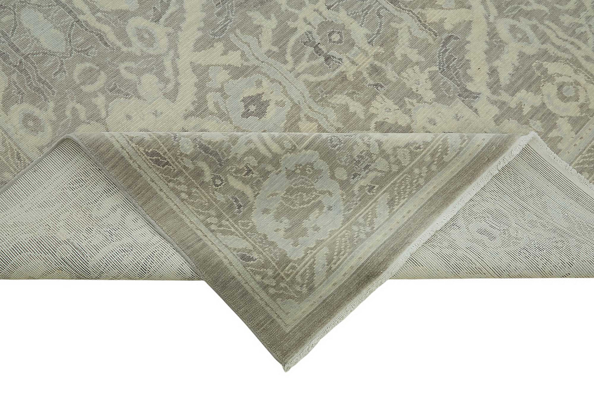 Veltos Madalyon Desenli Açık Gri Bej El Dokuma Uşak Halısı 305x376 cm – kenar detayı