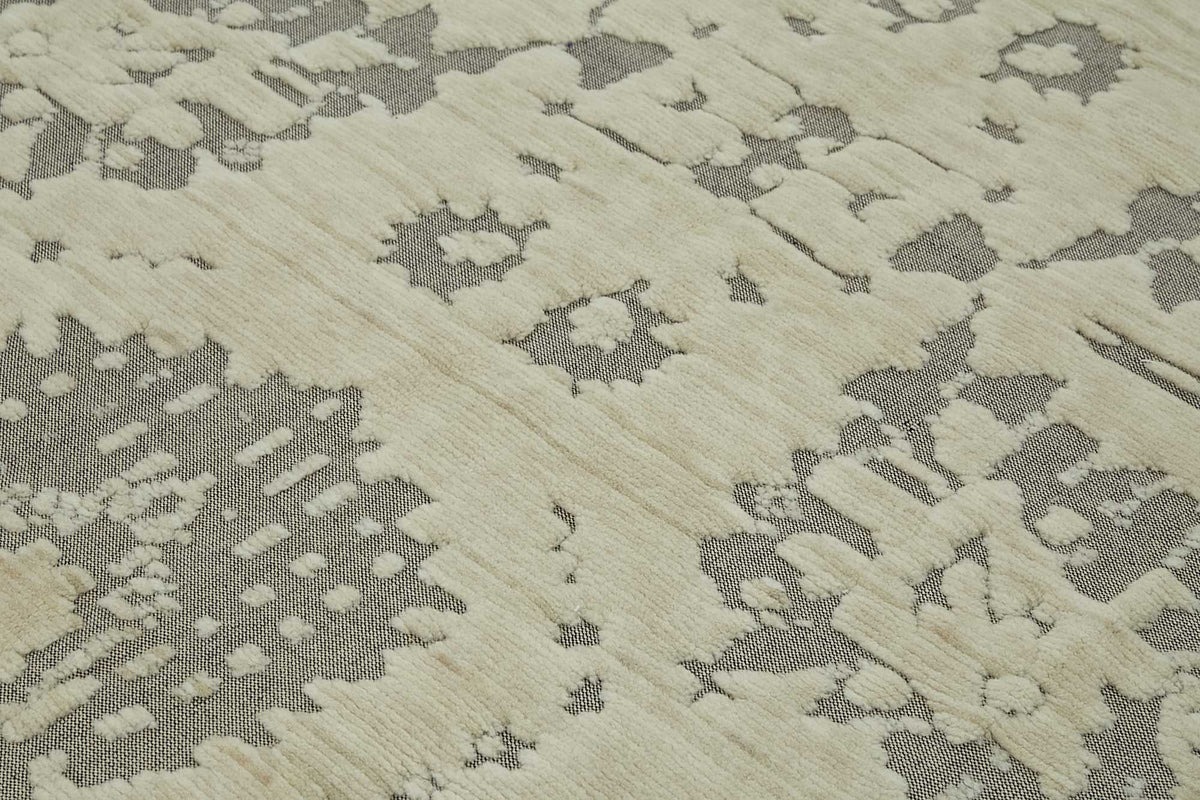 Veltos Düz Gri Bej Çiçekli Yün El Dokuma Halı 270x377 cm – mekânda kullanım
