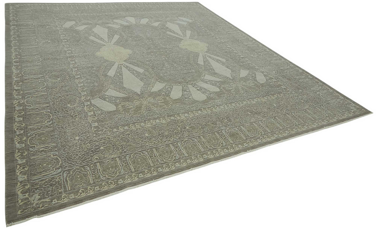 Veltos Gri Bej Madalyon Desenli Klasik El Dokuma Halı 310x370 cm – genel görünüm