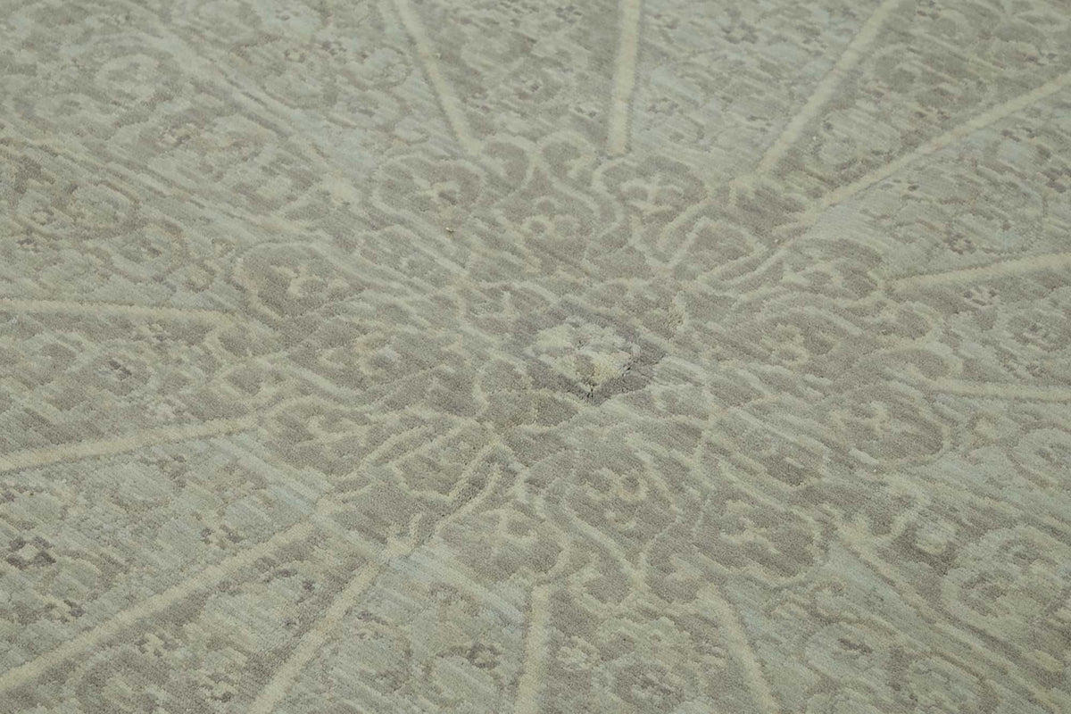 Veltos Açık Gri Halı El Dokuma Klasik Madalyonlu 283x376 cm – mekânda kullanım