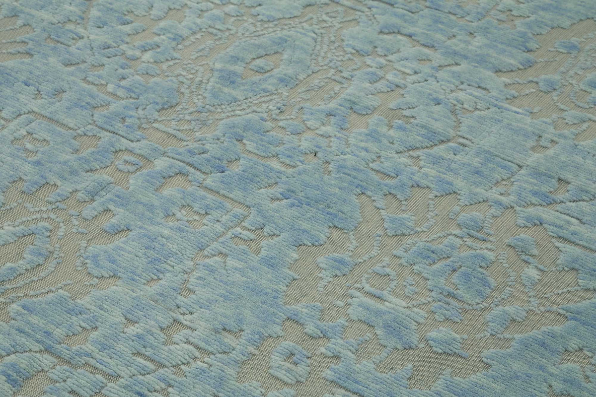 Veltos Uşak Açık Mavi Madalyon Desenli El Dokuma Halı 281x382 cm – mekânda kullanım