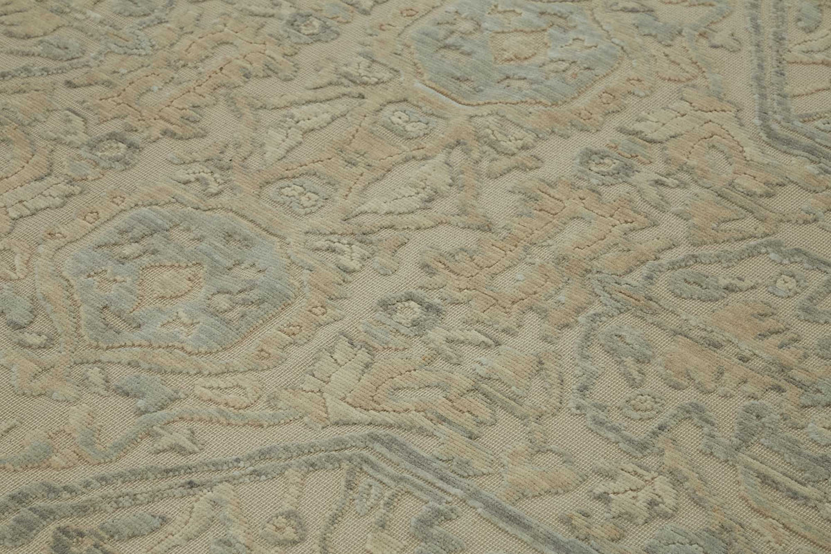 Veltos Bej Gri-Mavi Madalyon Desenli Yün El Dokuma Halı 275x345 cm – mekânda kullanım