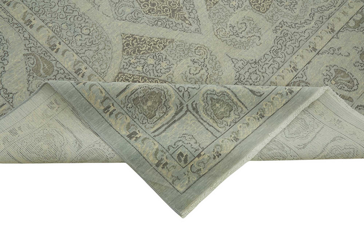 Veltos Gri Bej Madalyon Desenli Klasik El Dokuma Halı 310x376 cm – kenar detayı