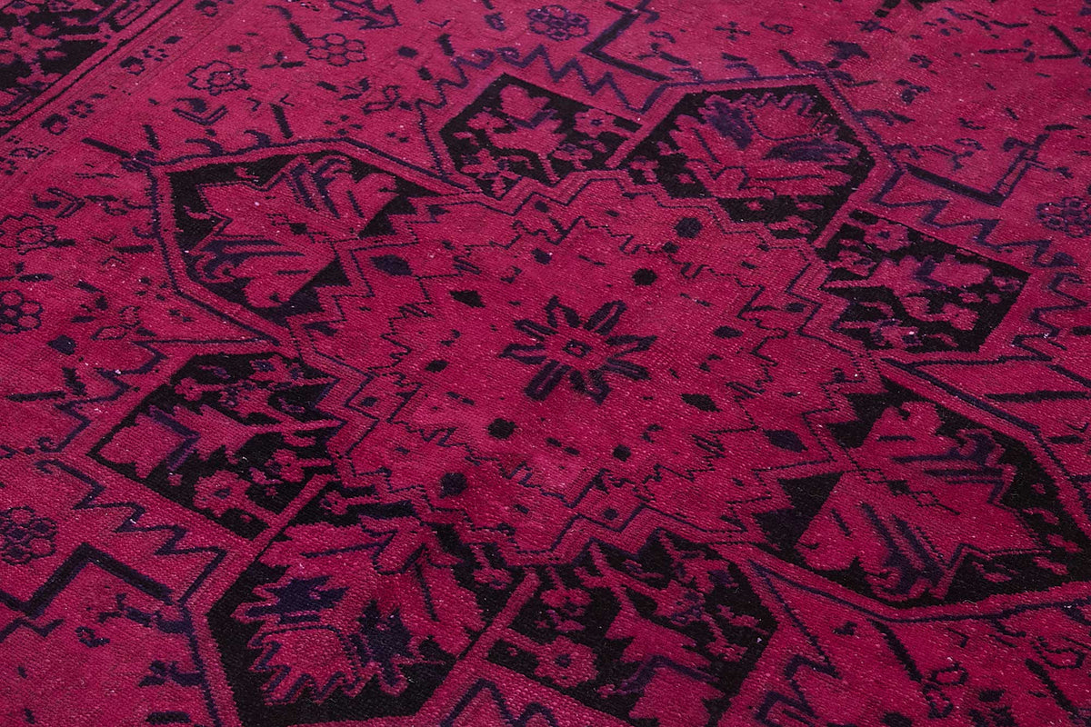 Zelko Pembe Siyah Geometrik Desenli Yün Pamuk El Dokuma Halı 200x300 cm – mekânda kullanım