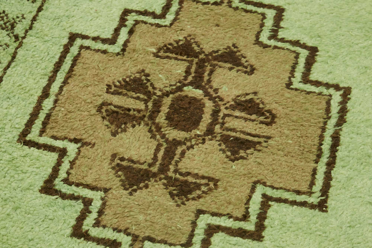Zolvo Koyu Yeşil Halı Geometrik Desenli Dokuma Yolluk 102x341 cm – mekânda kullanım