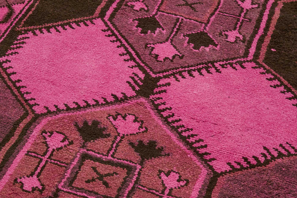 Zolvo Pembe Kahverengi Geometrik Etnik El Dokuma Halı 130x398 cm – mekânda kullanım