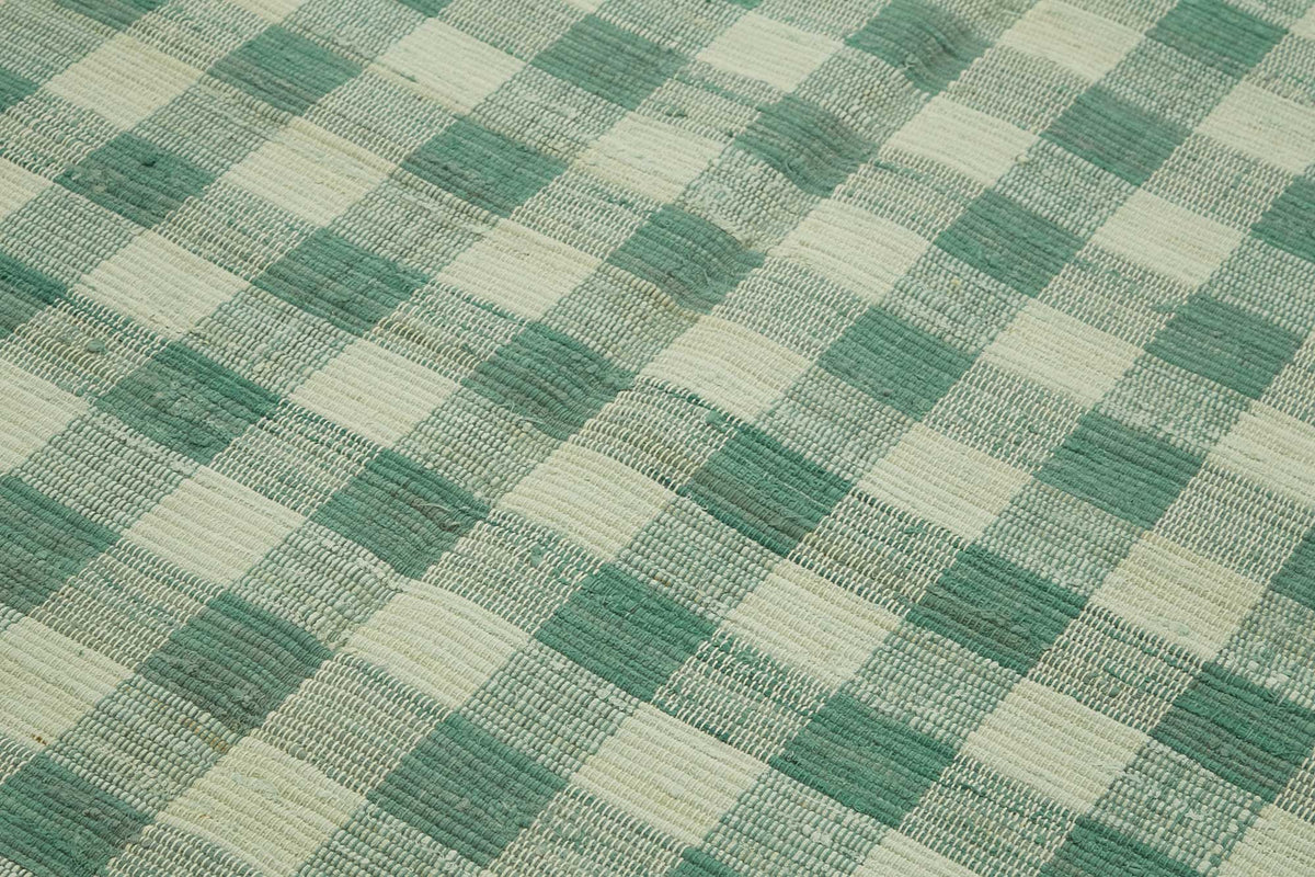 Gozvan Yeşil Geometrik Desenli Yün El Dokuma Halı 184x270 cm – mekânda kullanım