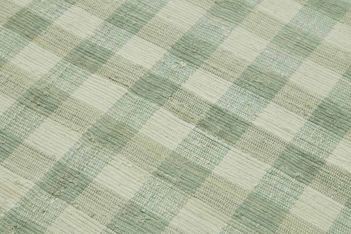 Gozvan Yeşil Beyaz Geometrik Desenli Modern El Dokuma Halı 180x256 cm – mekânda kullanım